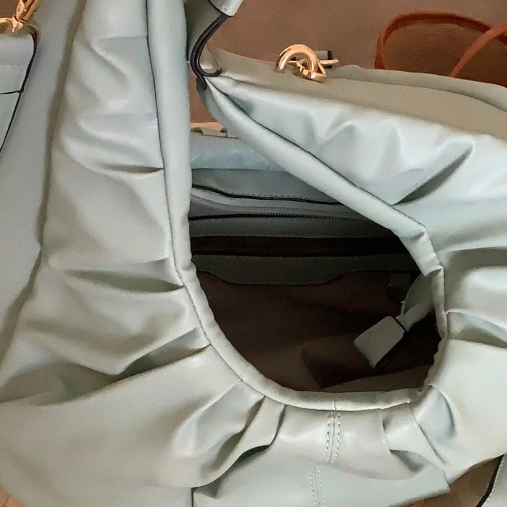 NWOT Purse 👜👜👜 - Picture 5 of 8